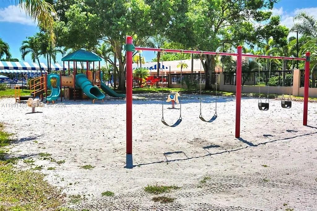 KARANDA VILLAGE II-B COND - Residential