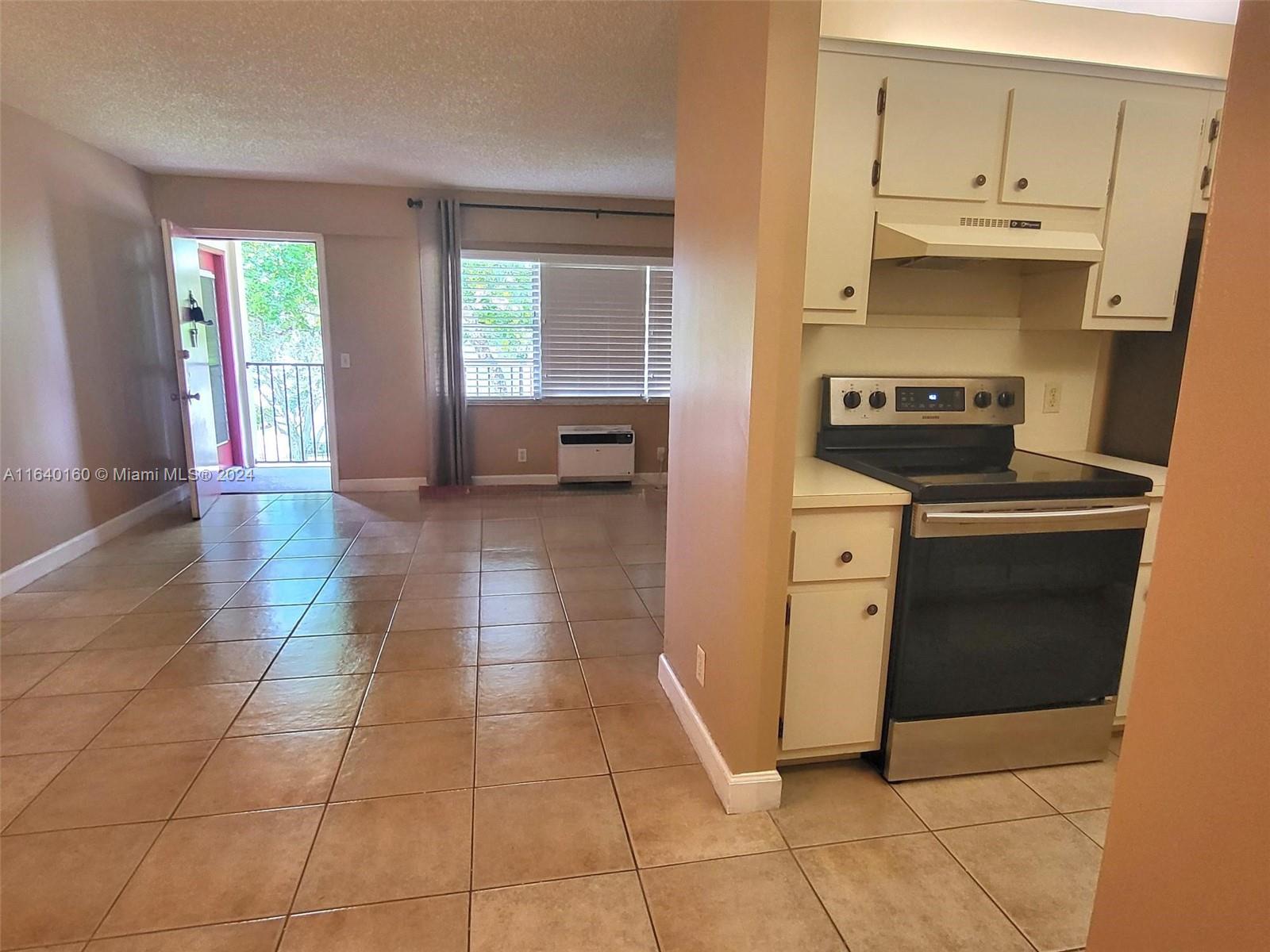 NEW HAMPTON AT CENTURY VI - Residential Lease