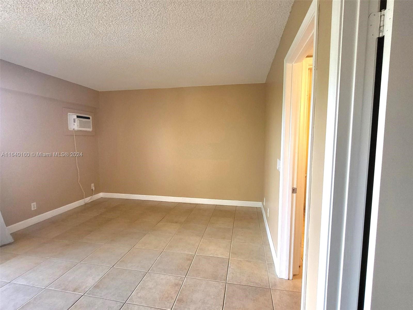 NEW HAMPTON AT CENTURY VI - Residential Lease
