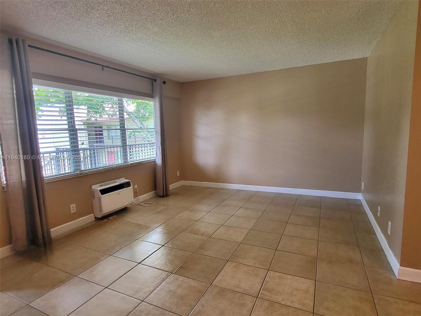 NEW HAMPTON AT CENTURY VI - Residential Lease