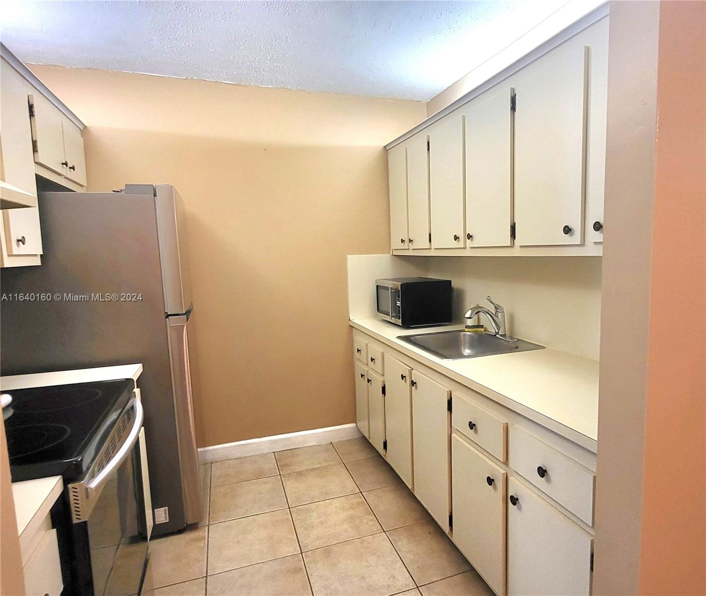 NEW HAMPTON AT CENTURY VI - Residential Lease