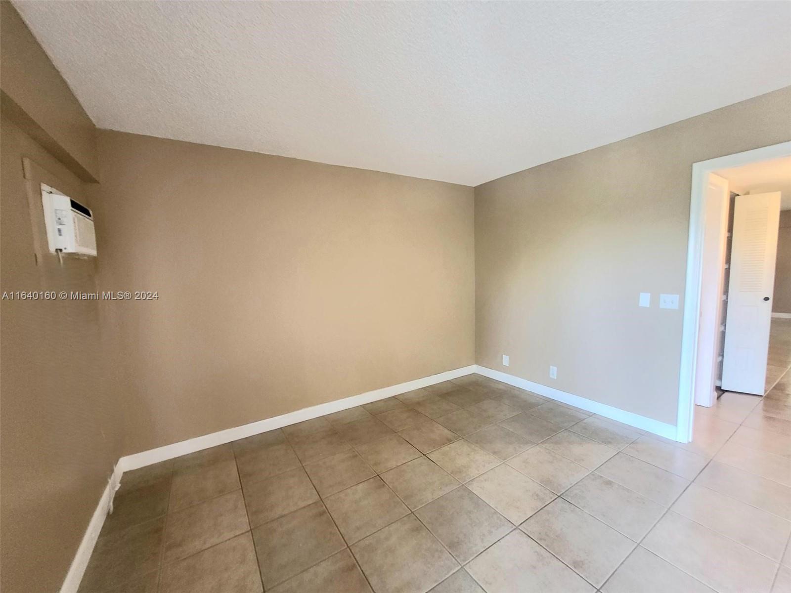 NEW HAMPTON AT CENTURY VI - Residential Lease