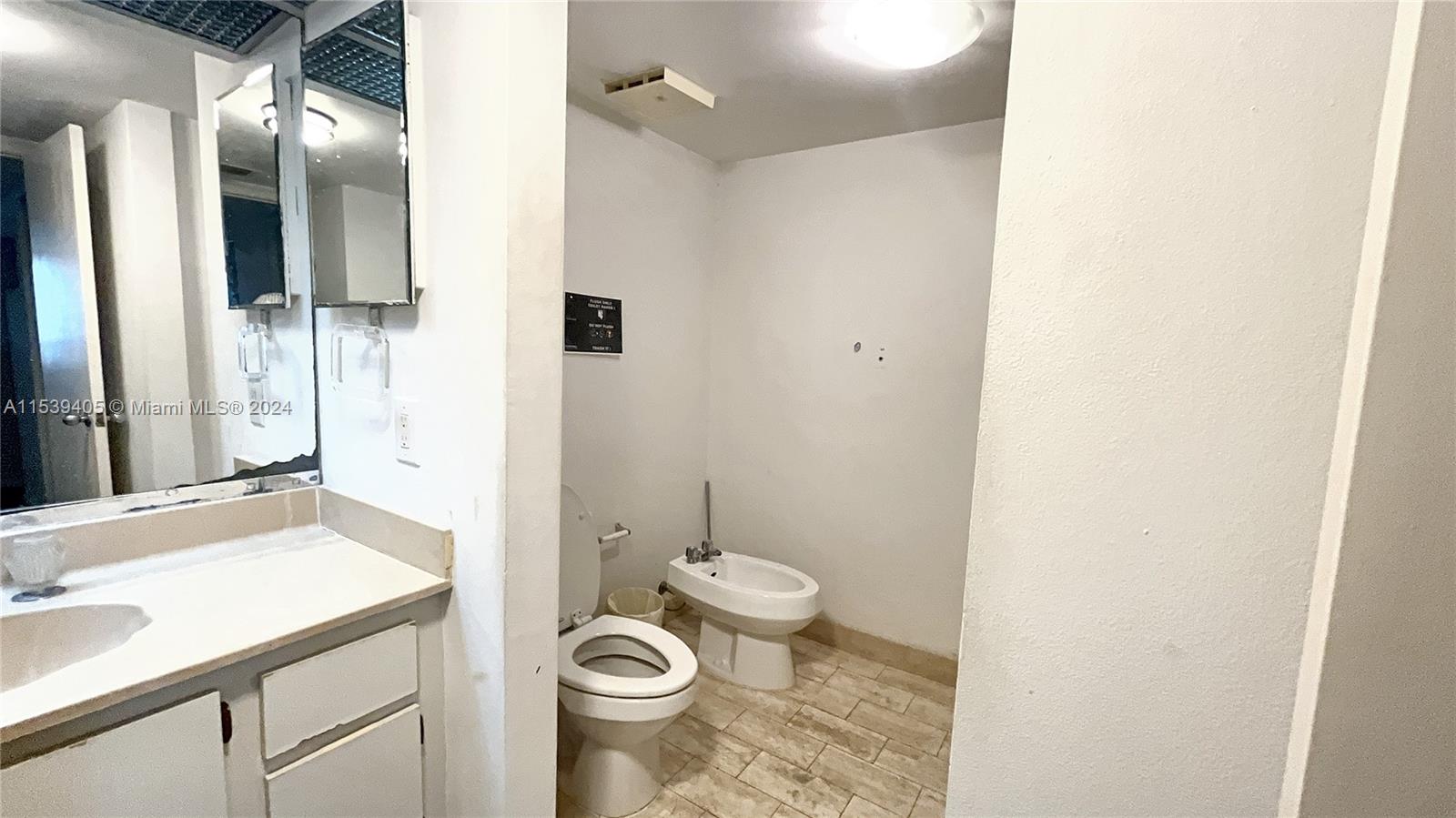 VENETIA CONDO - Residential