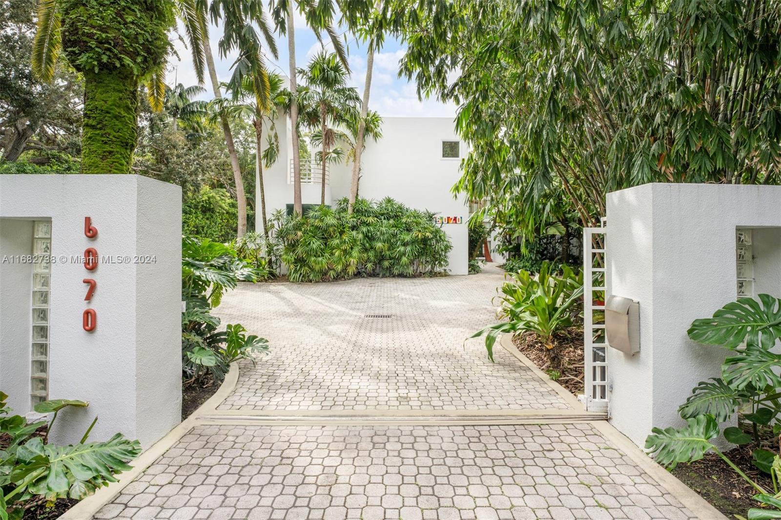 MANGO BAY - Residential