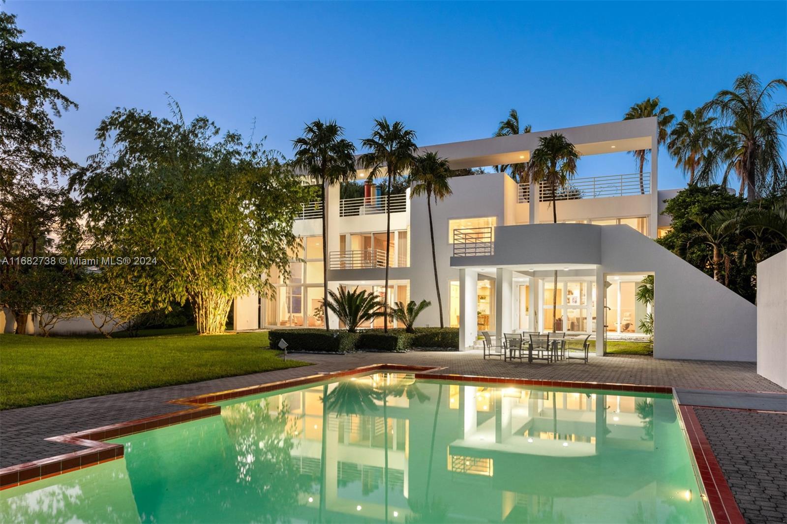 MANGO BAY - Residential