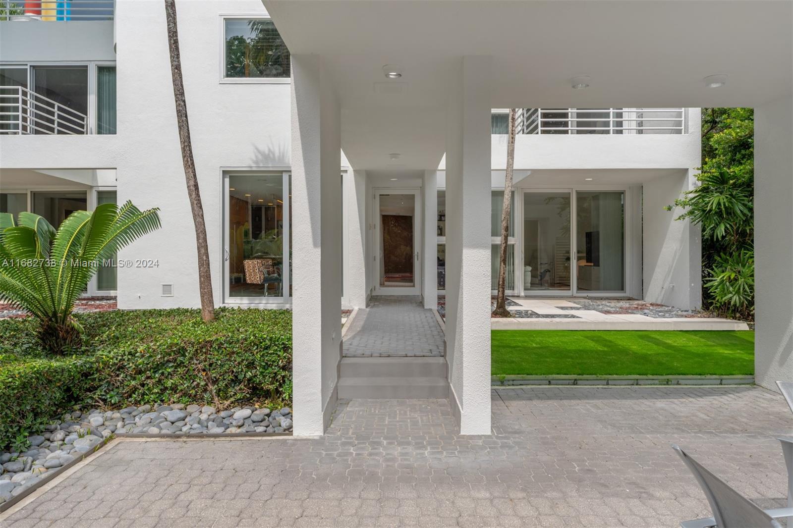MANGO BAY - Residential