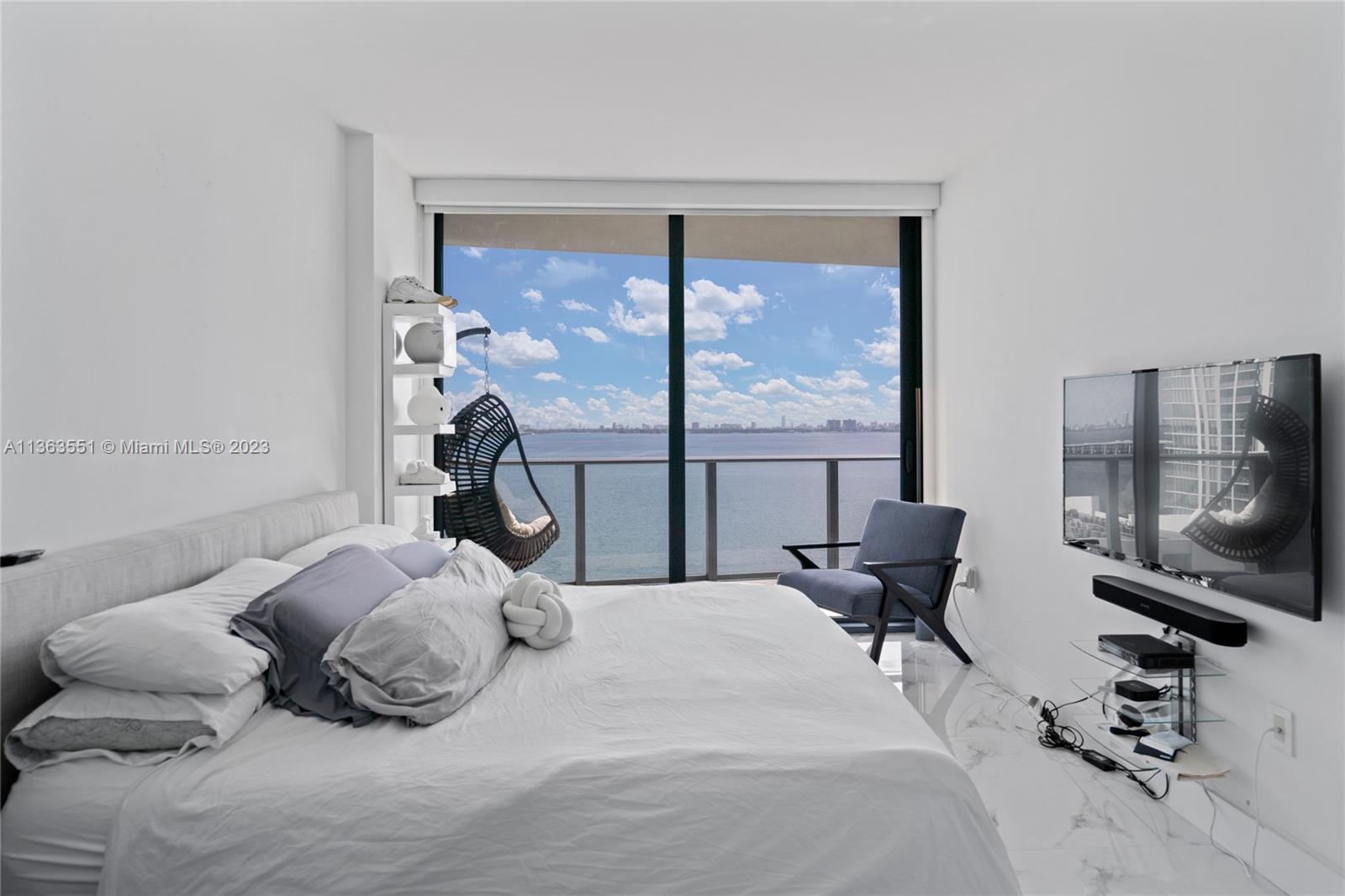 ICON BAY CONDO - Residential Lease