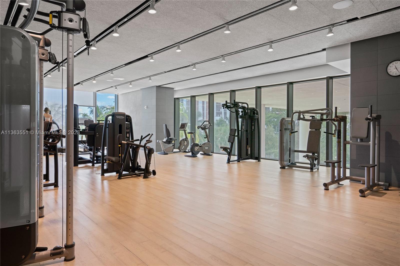ICON BAY CONDO - Residential Lease