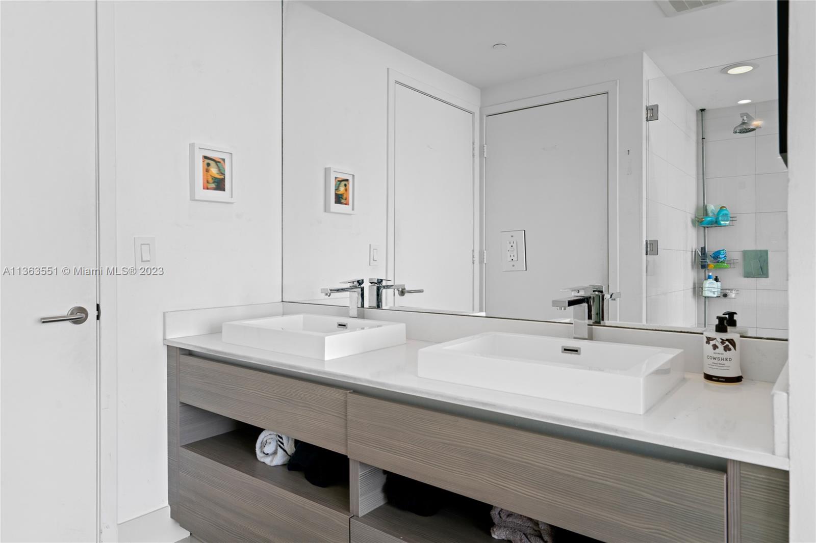 ICON BAY CONDO - Residential Lease
