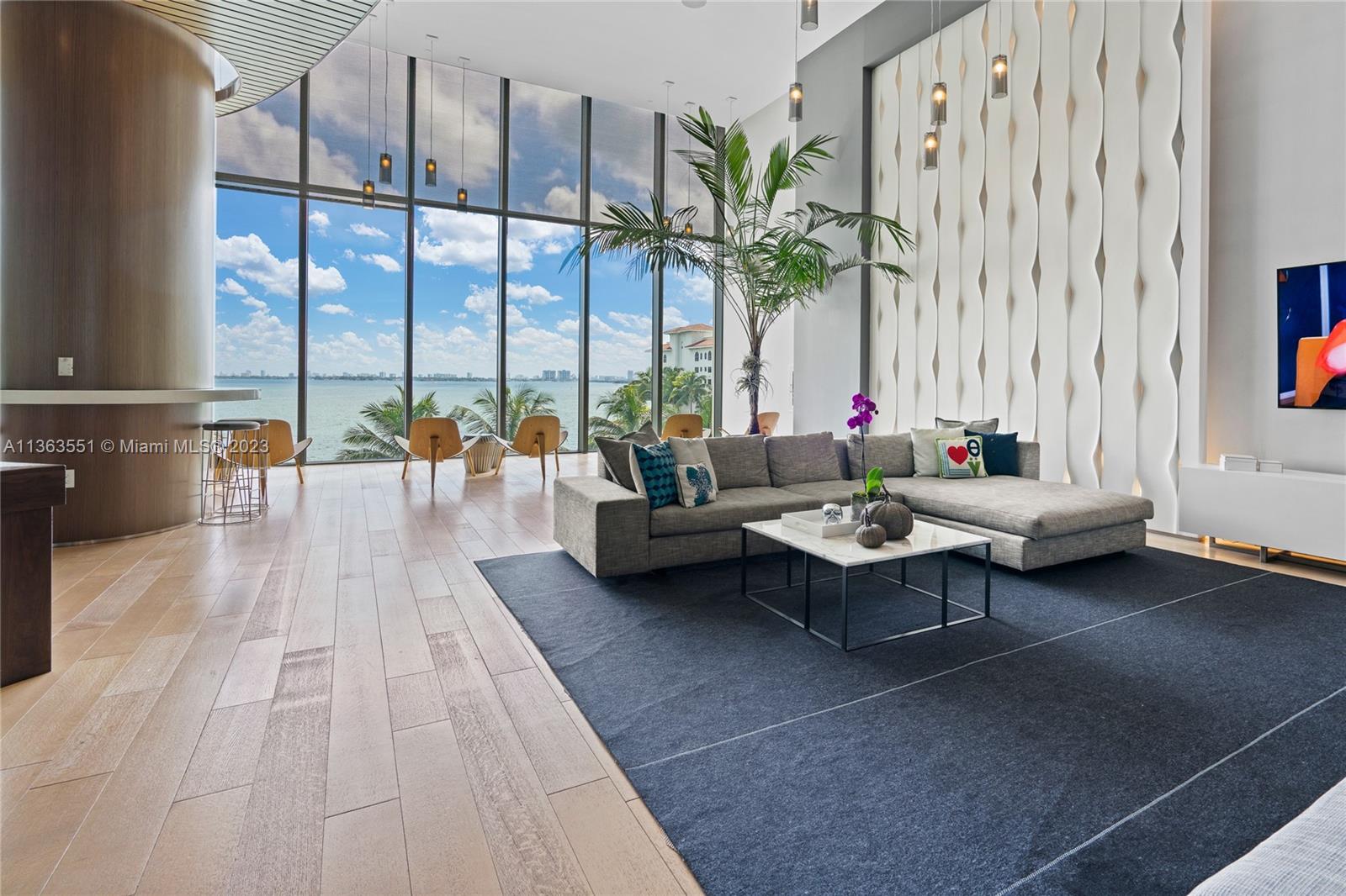 ICON BAY CONDO - Residential Lease