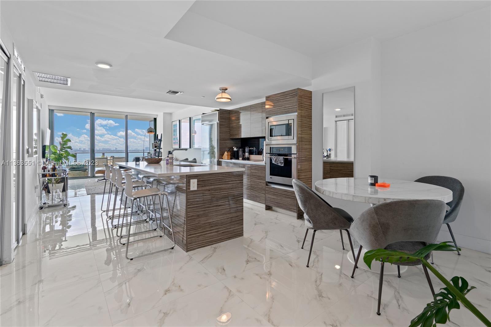 ICON BAY CONDO - Residential Lease