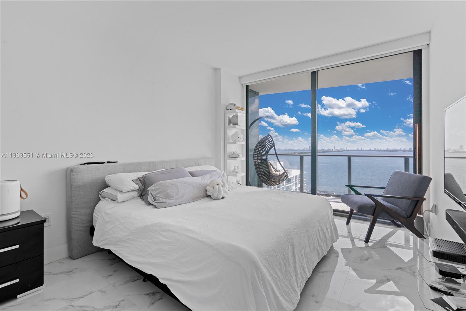 ICON BAY CONDO - Residential Lease