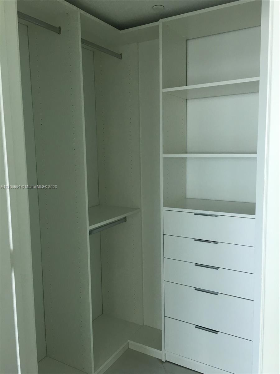 ICON BAY CONDO - Residential Lease