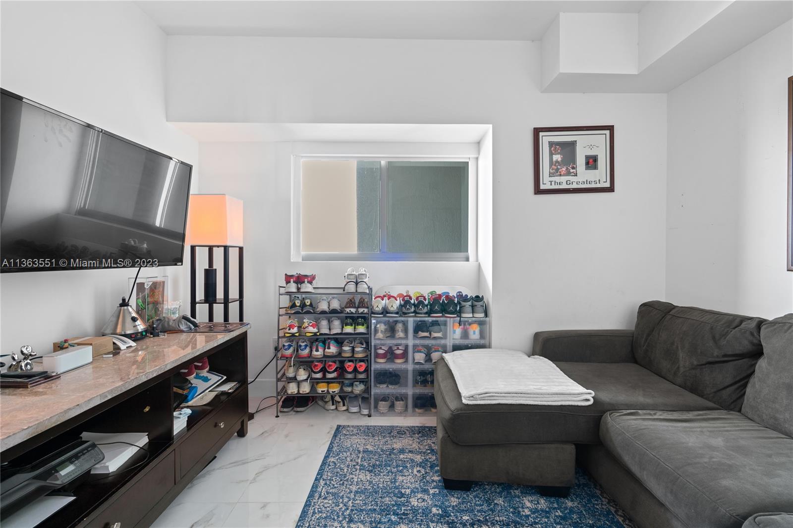 ICON BAY CONDO - Residential Lease