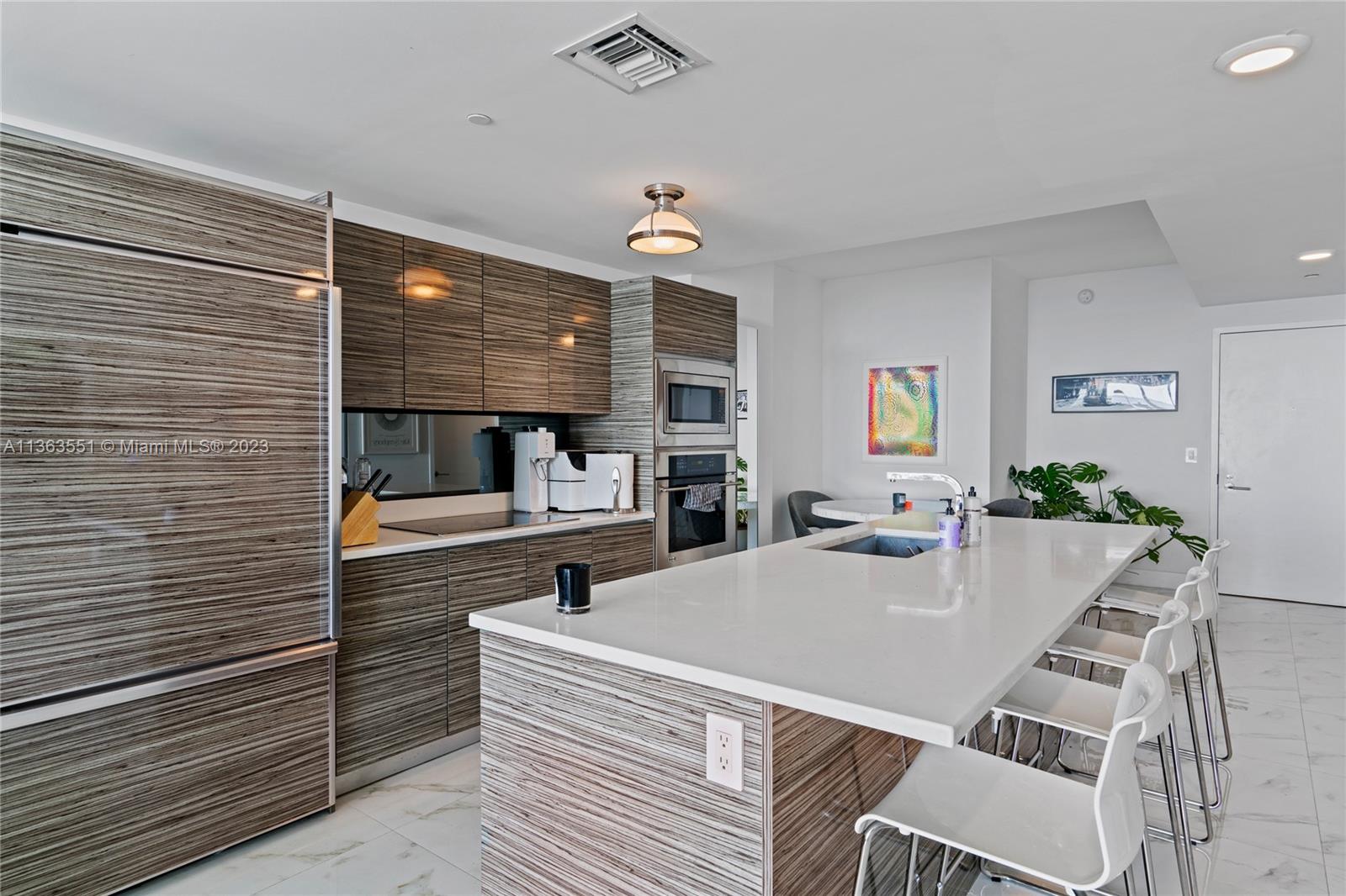 ICON BAY CONDO - Residential Lease