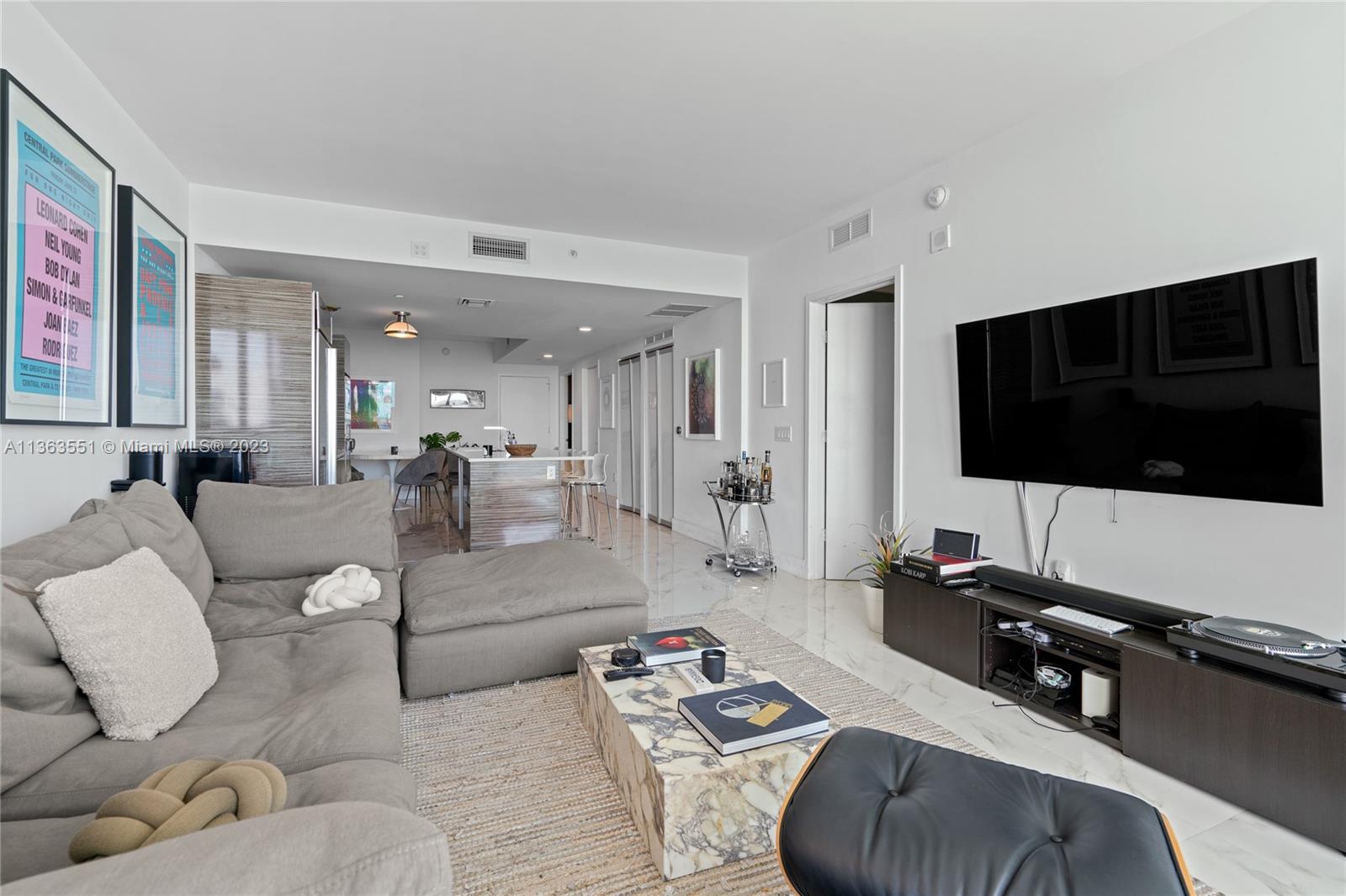 ICON BAY CONDO - Residential Lease