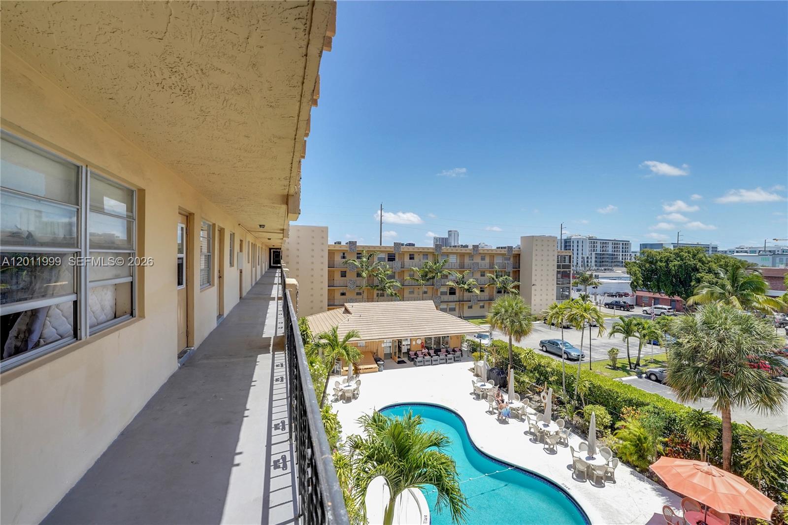 WARRENTON HOUSE CONDO - Residential