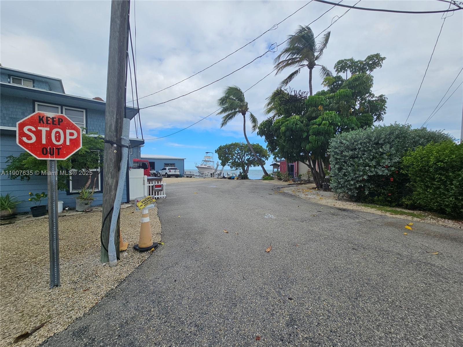 CONCH KEY - Land