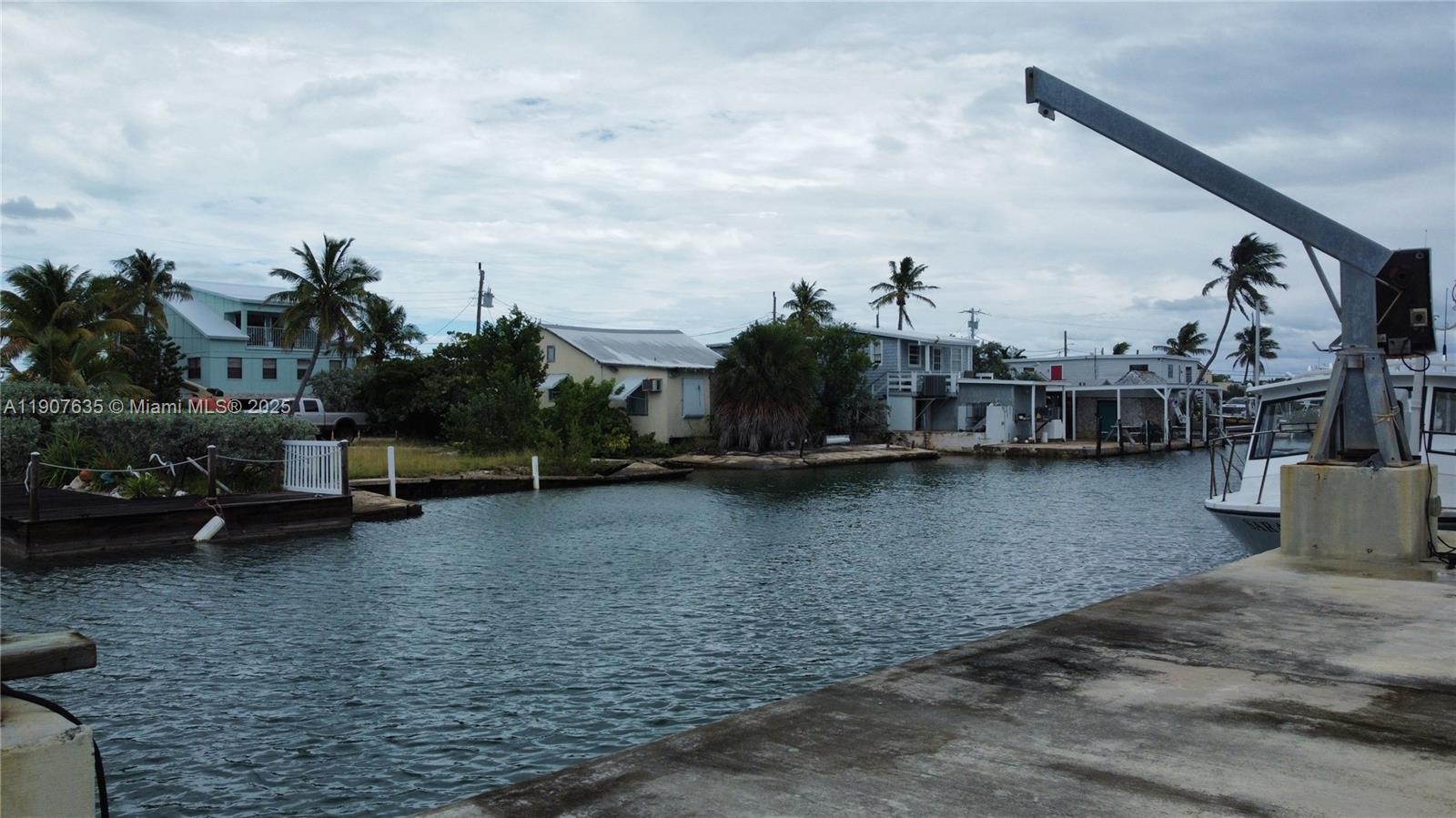 CONCH KEY - Land