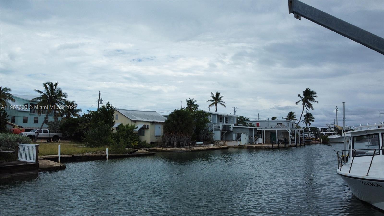 CONCH KEY - Land