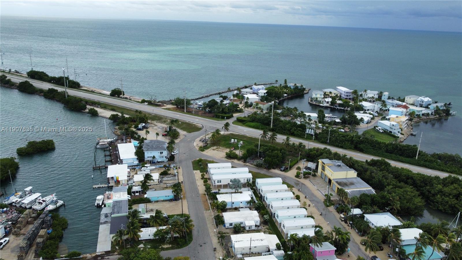 CONCH KEY - Land