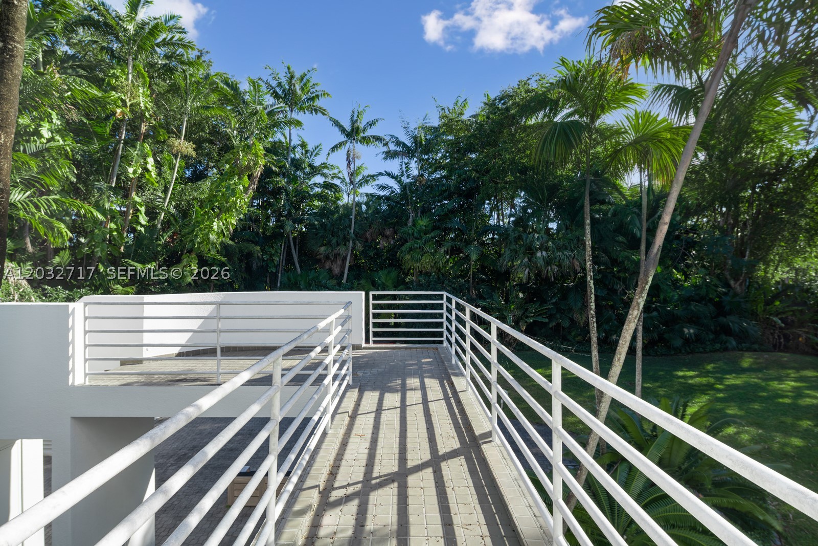 MANGO BAY - Residential Lease