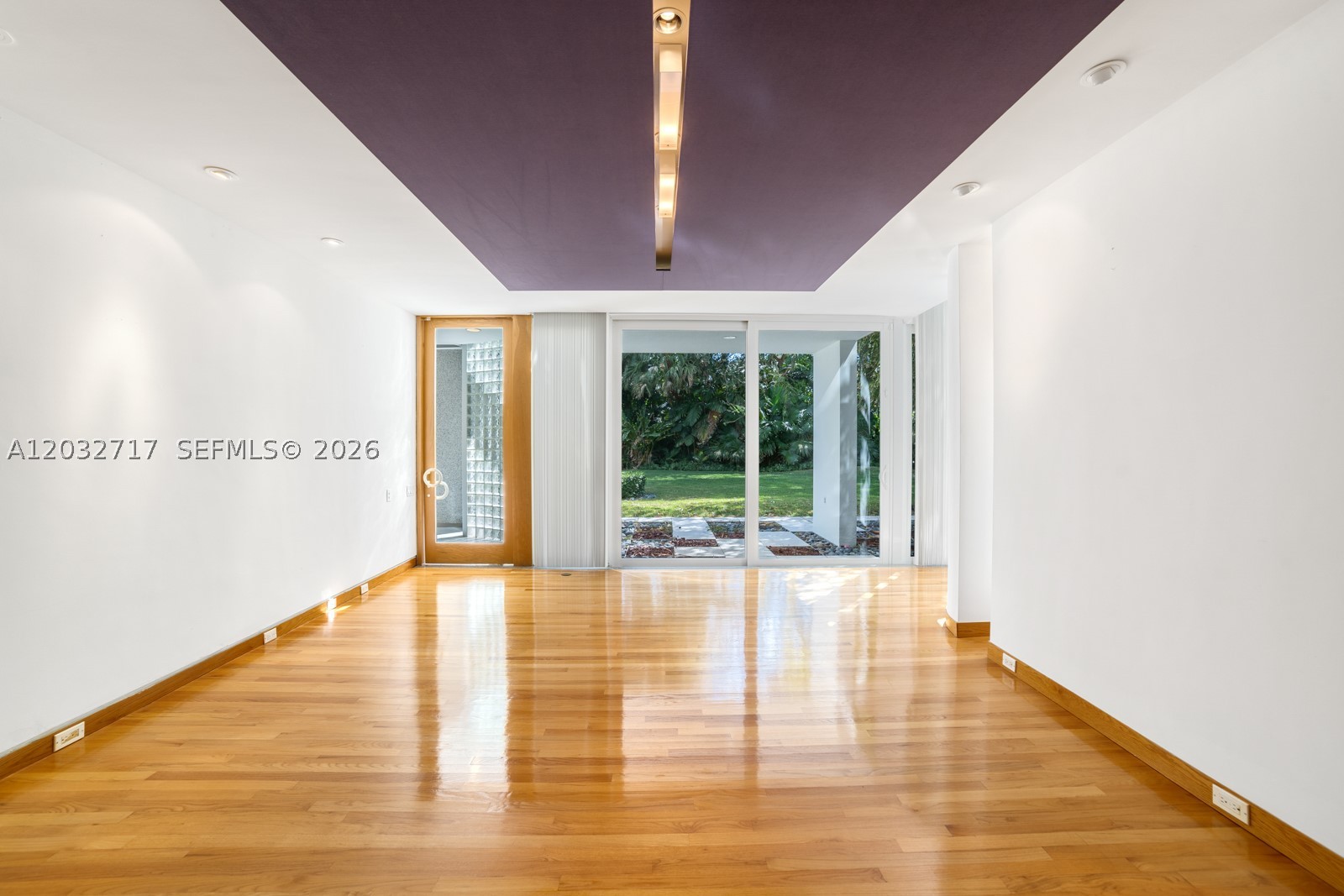 MANGO BAY - Residential Lease