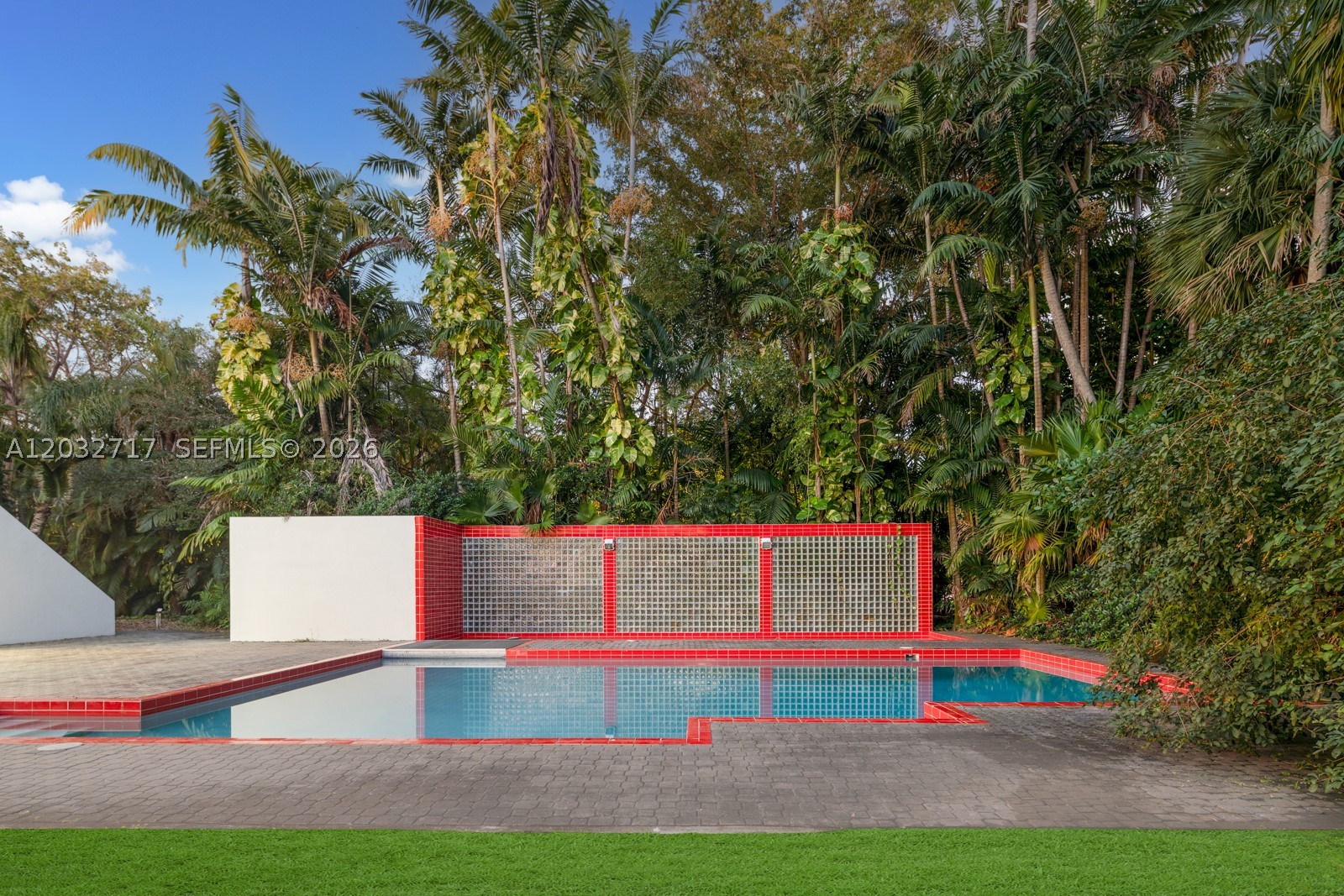 MANGO BAY - Residential Lease