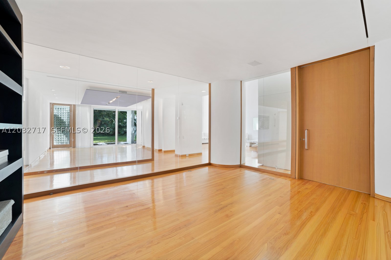 MANGO BAY - Residential Lease