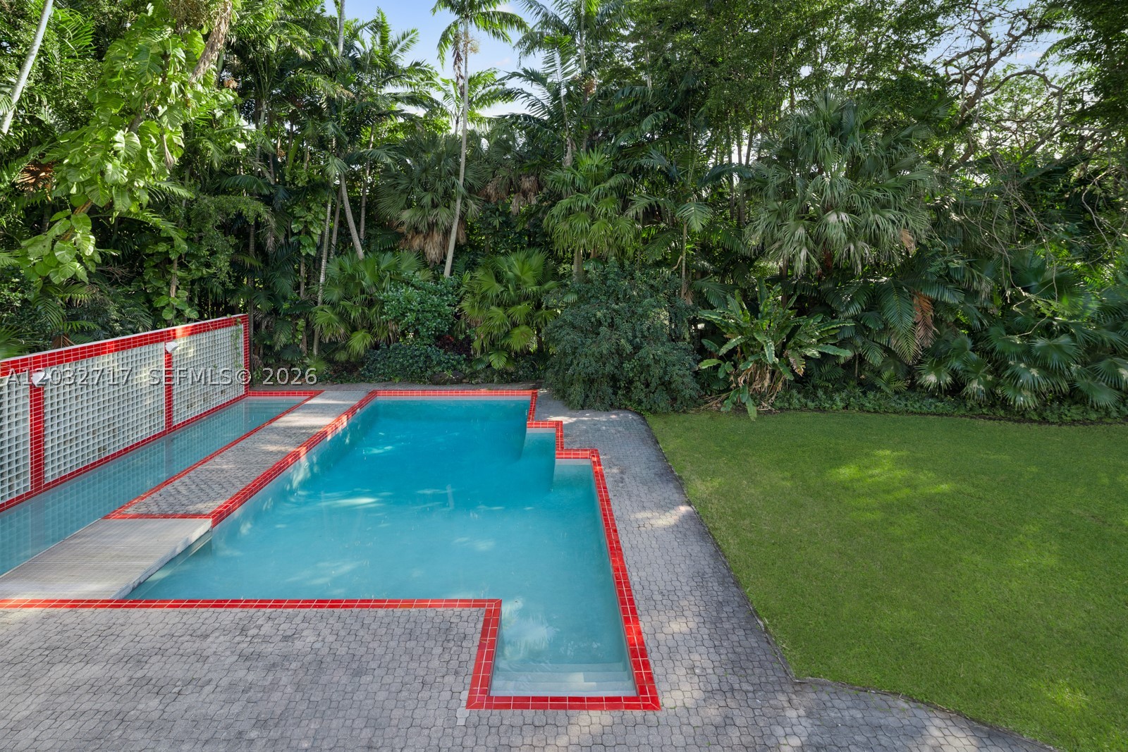 MANGO BAY - Residential Lease
