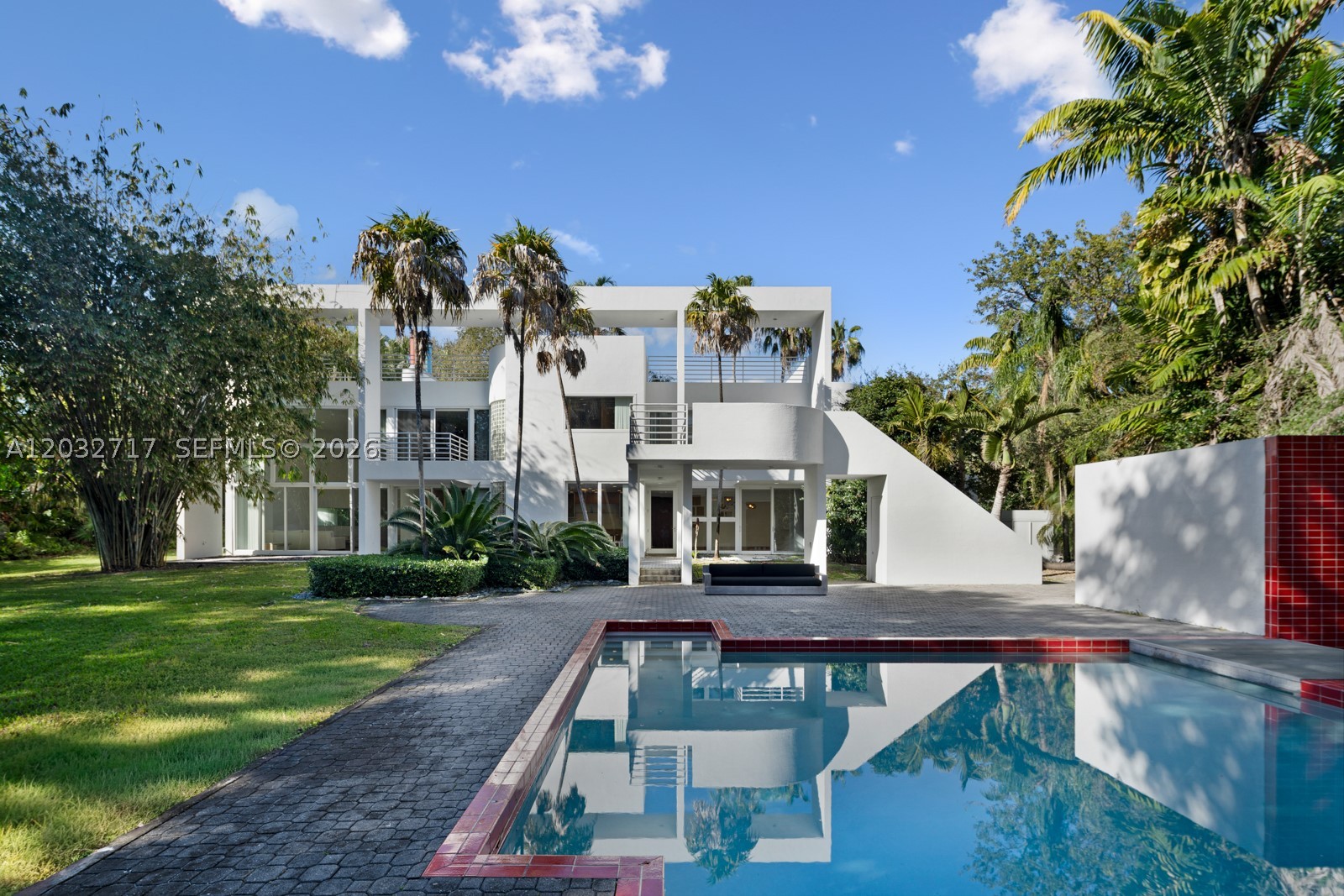 MANGO BAY - Residential Lease