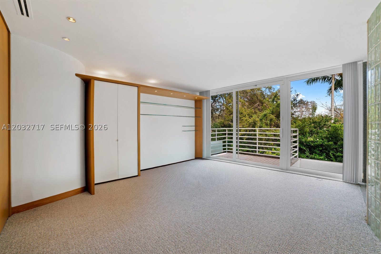 MANGO BAY - Residential Lease