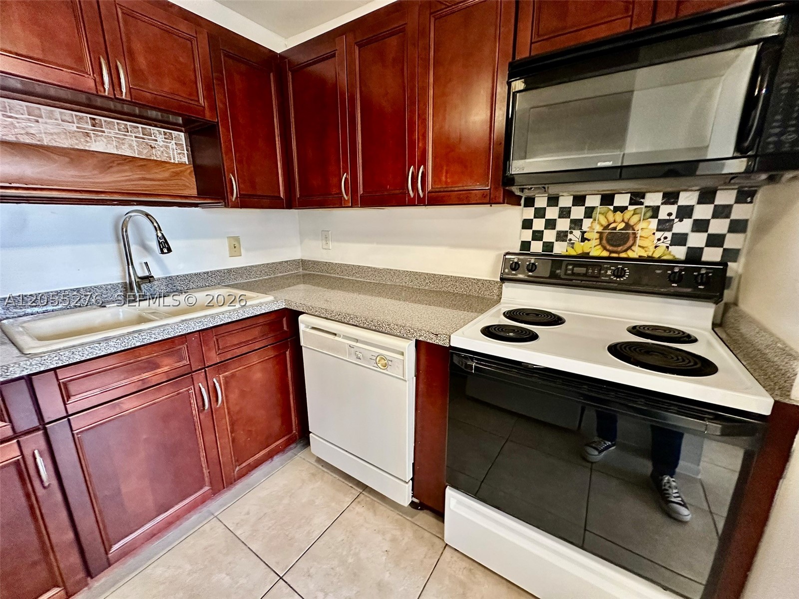 VILLAS AT CORAL SPRINGS - Residential