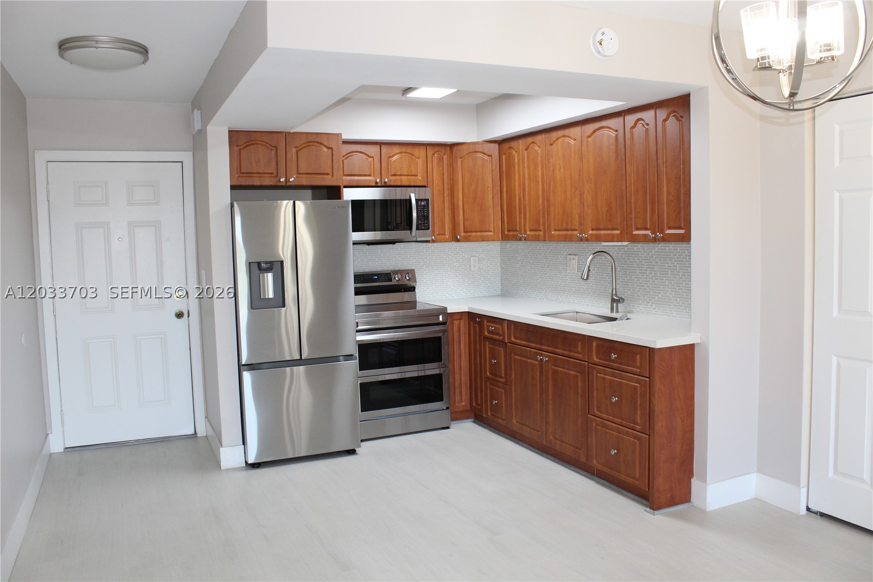 INTERNATIONAL CONDO - Residential Lease