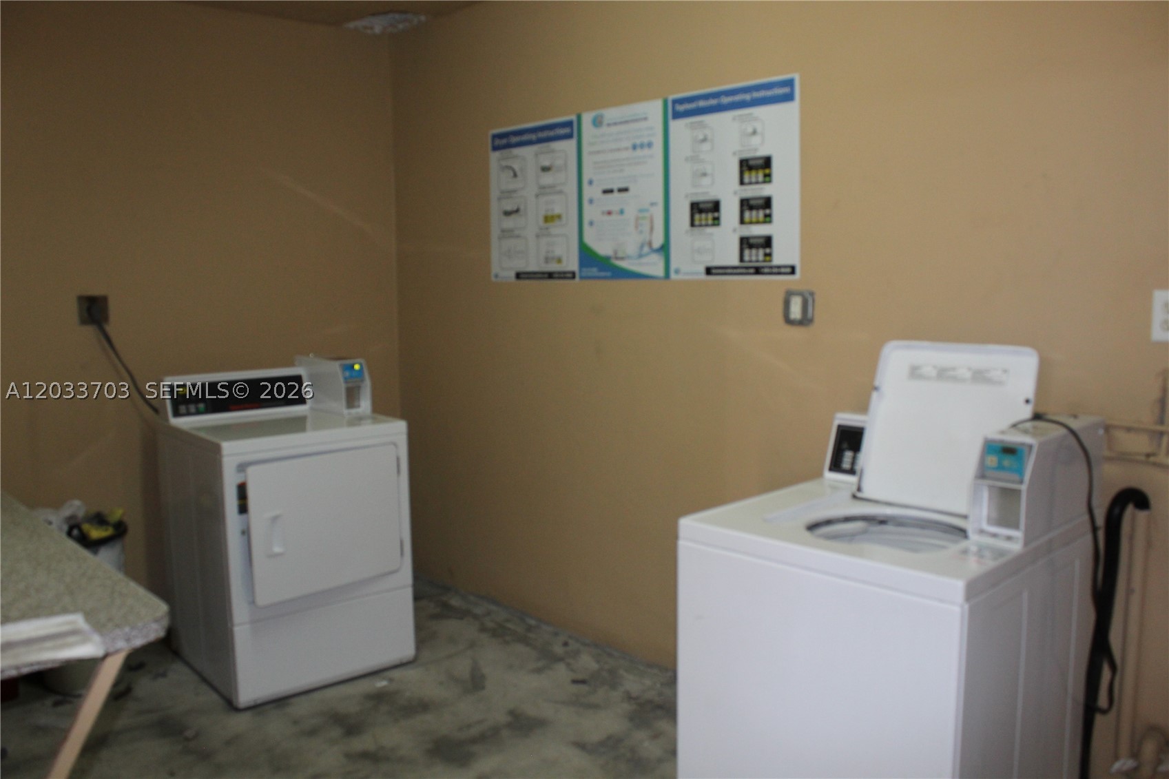 INTERNATIONAL CONDO - Residential Lease