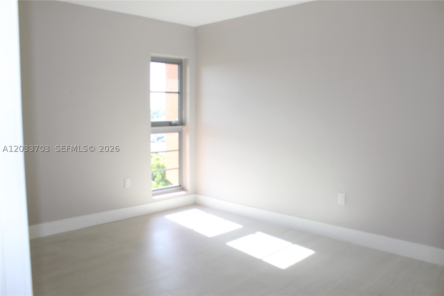 INTERNATIONAL CONDO - Residential Lease