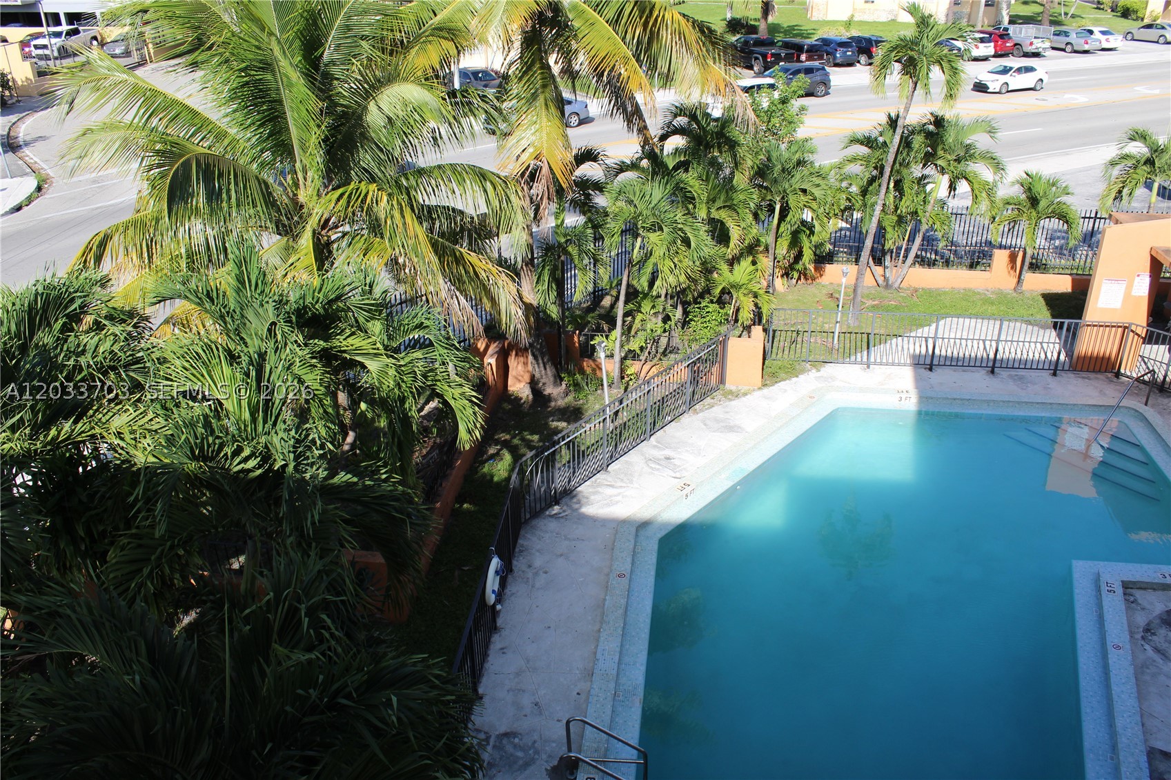 INTERNATIONAL CONDO - Residential Lease