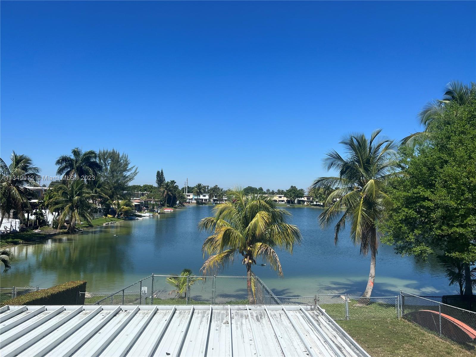 FLAMINGO LAKE - Residential
