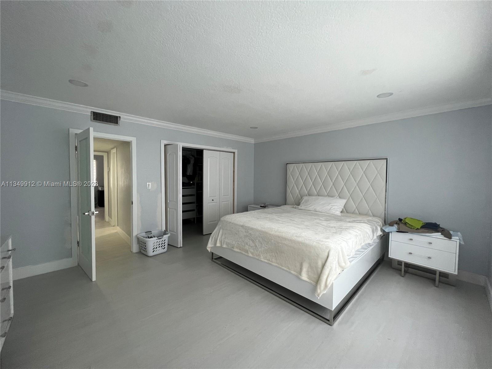 FLAMINGO LAKE - Residential