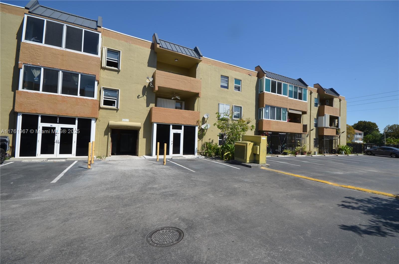 PALMETTO SPRINGS CONDO VI - Residential