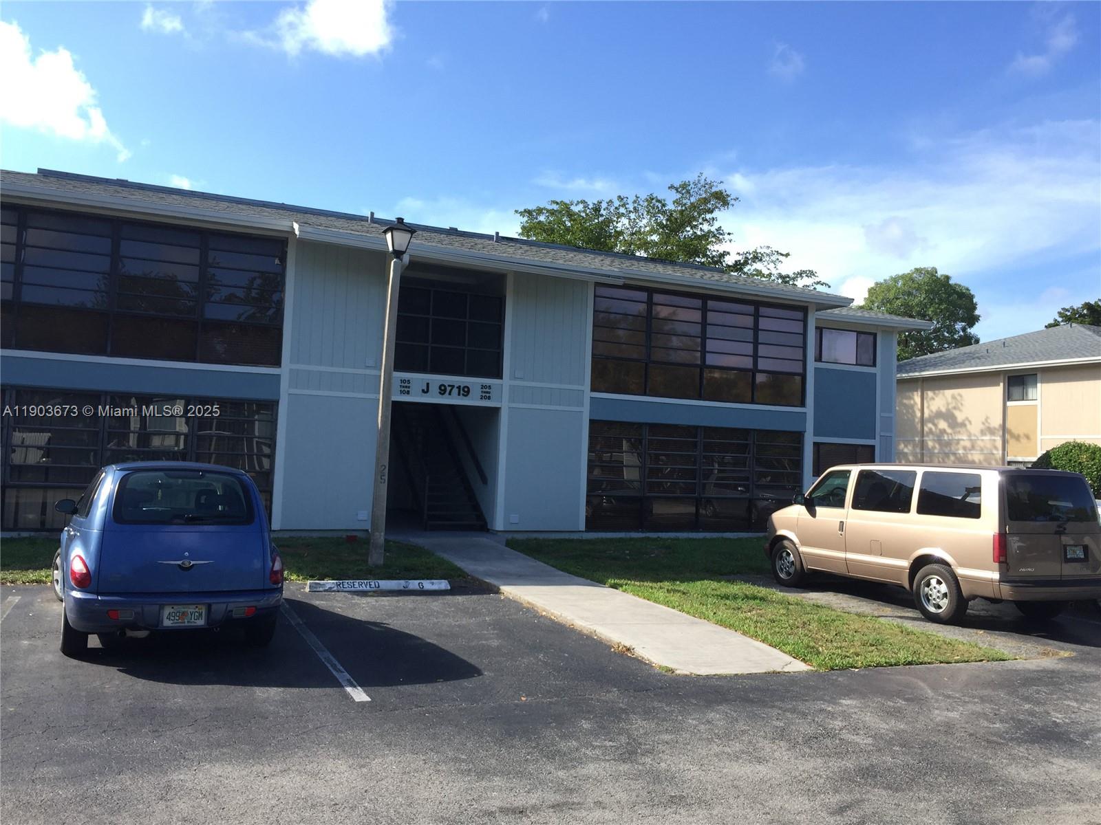 LAKEVIEW AT THE HAMMOCKS - Residential