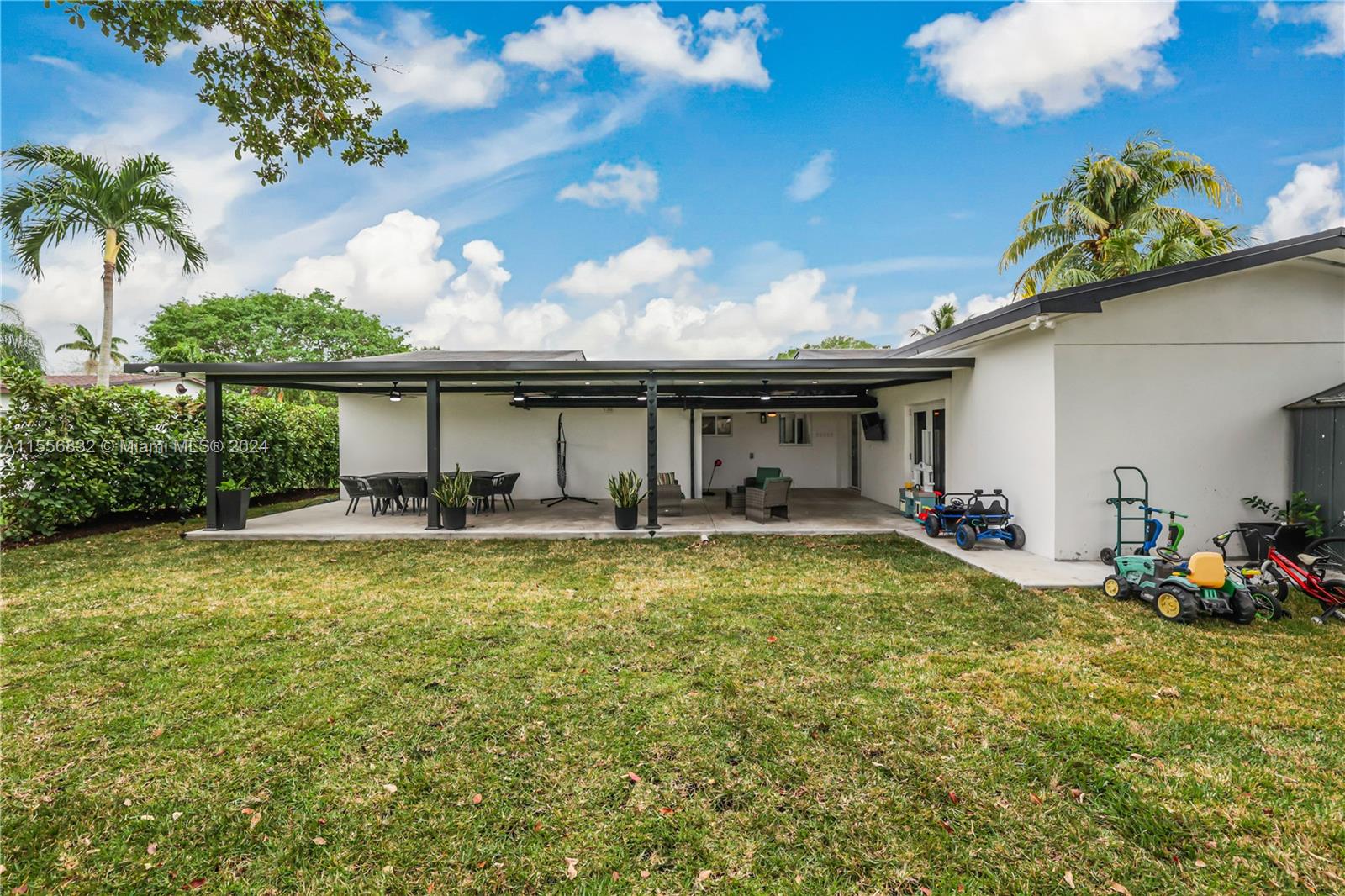 BIRD ROAD TERRACE - Residential