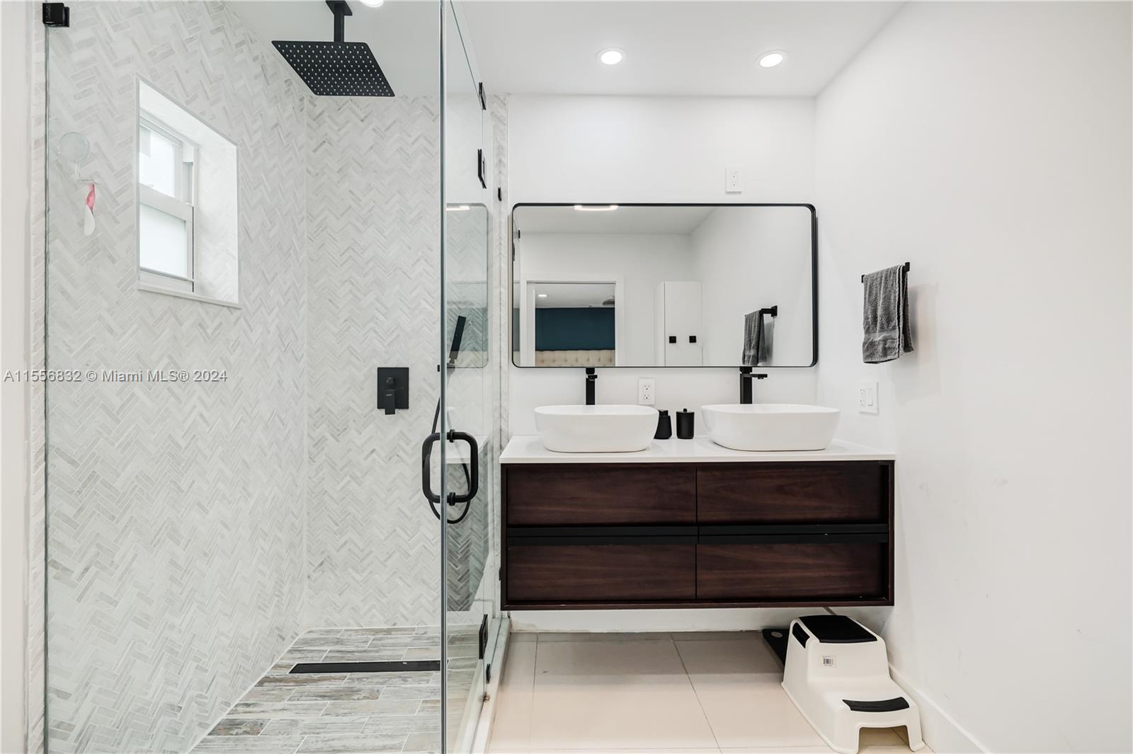 BIRD ROAD TERRACE - Residential