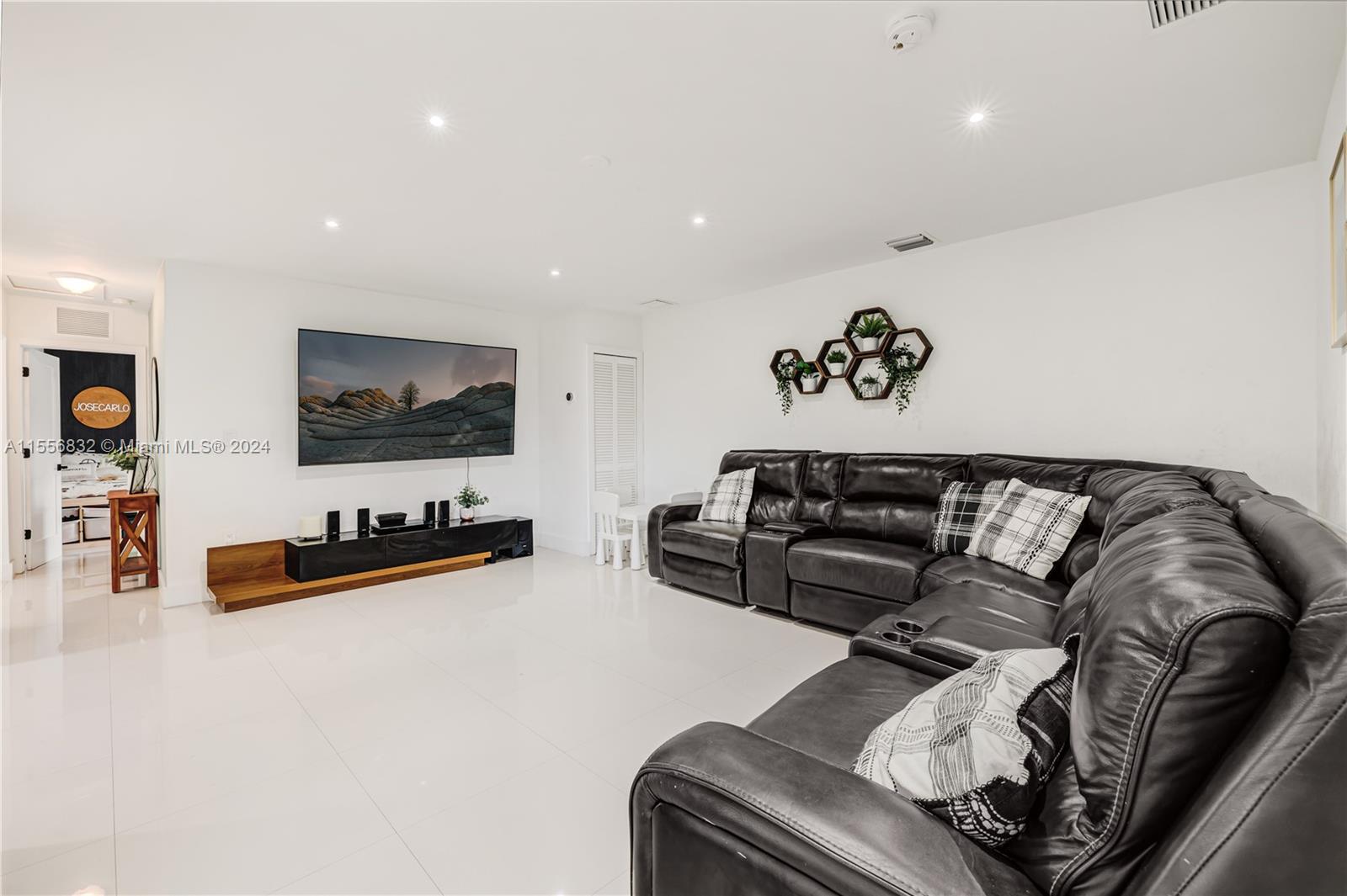 BIRD ROAD TERRACE - Residential