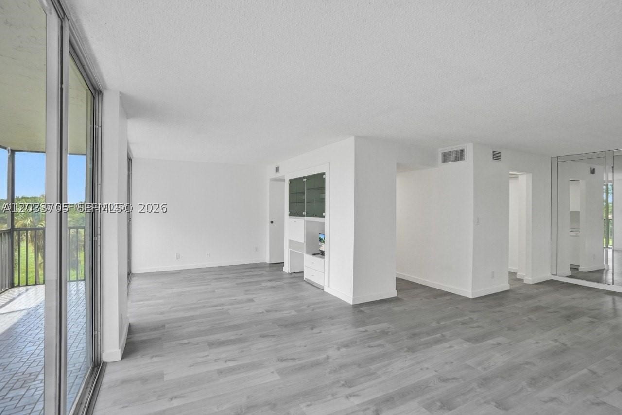 CONDOMINIUM 1 OF ENVIRON - Residential