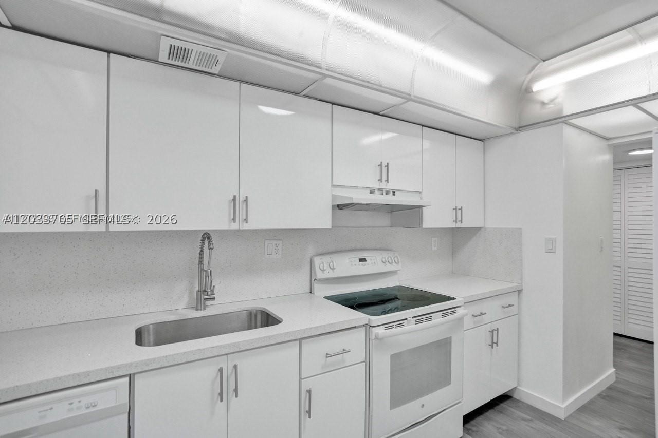 CONDOMINIUM 1 OF ENVIRON - Residential