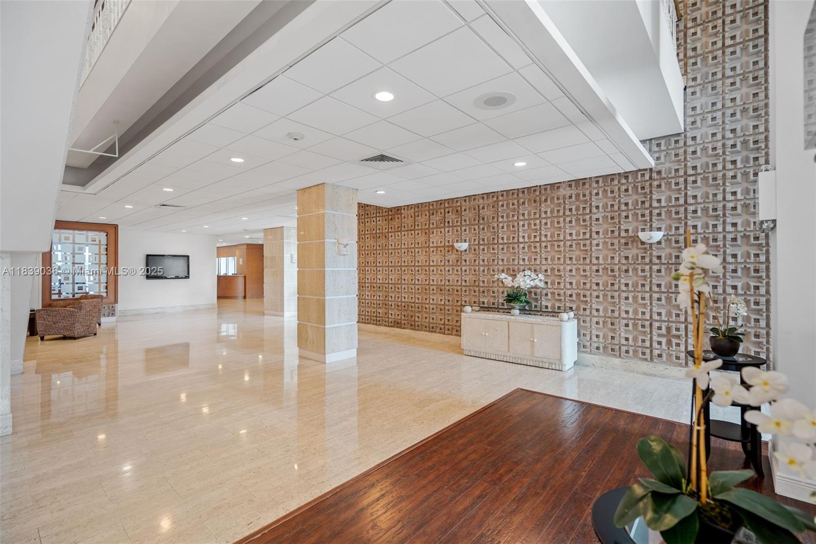TRITON TOWER CONDO - Residential