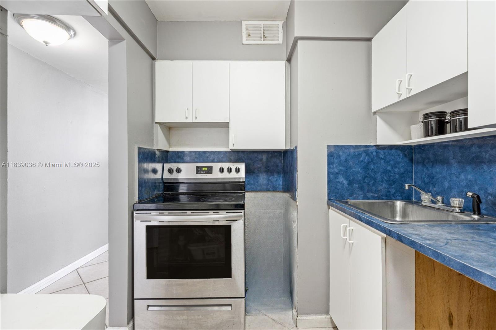 TRITON TOWER CONDO - Residential
