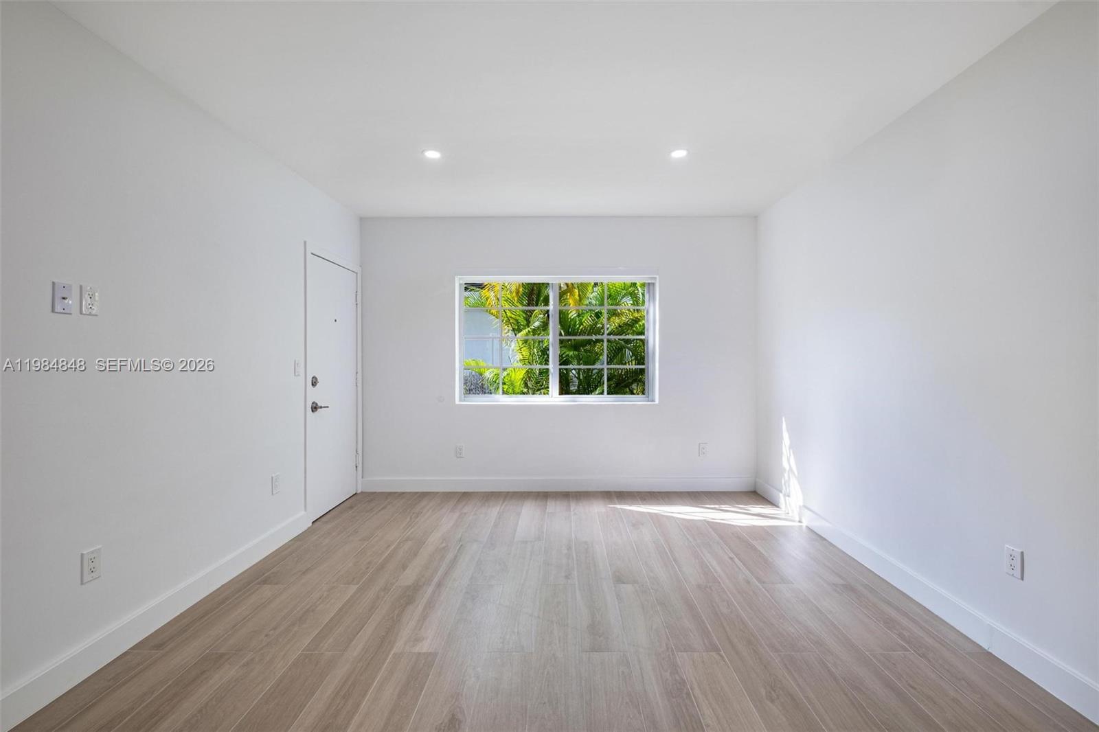 LINCOLN ROAD VILLAS SOUTH - Residential