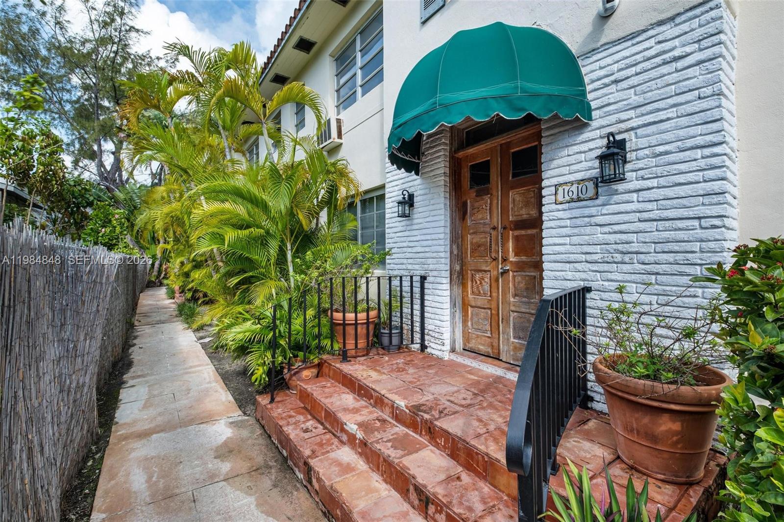 LINCOLN ROAD VILLAS SOUTH - Residential